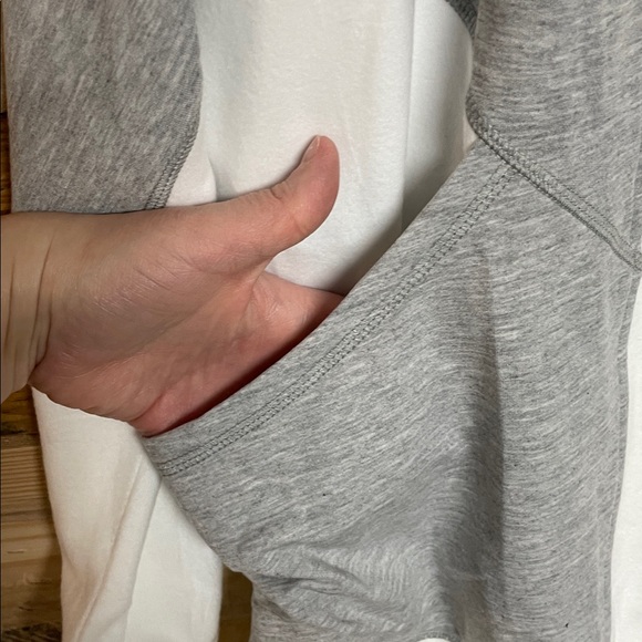 Royal and Reese size Large Gray and White Open Front Soft Fleece Detail Cardigan - Picture 4 of 8